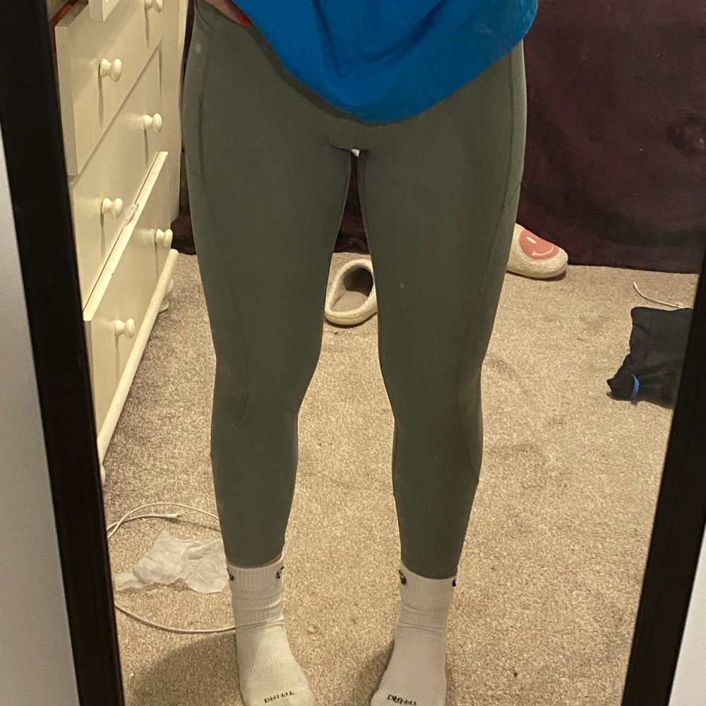 Light green leggings with pockets